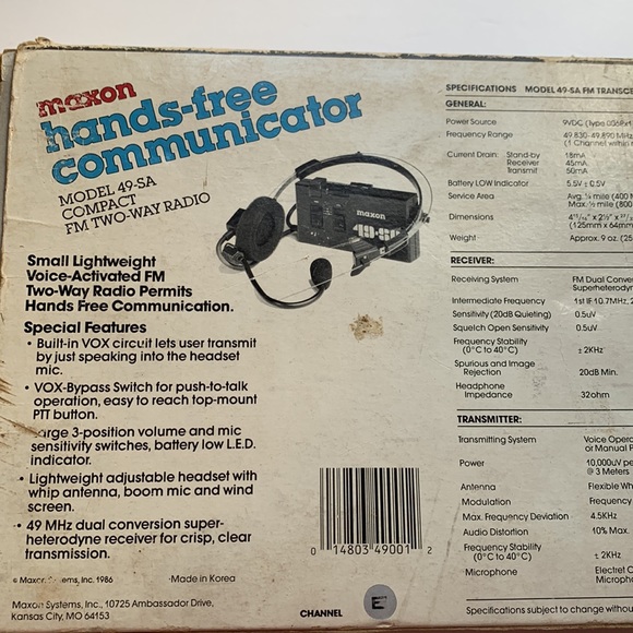 Compact FM Two-Way Radio.  Maxon hands free communicator New In Box Model 49-SA - Picture 3 of 5